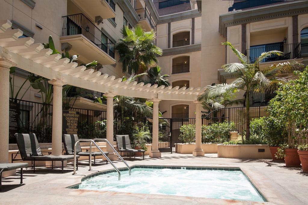 Sunshine Suites At The Piero Los Angeles Buitenkant foto